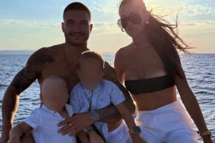 (FOTO) Svi oduševljeni prizorom: Idila vlada u porodici Mirka Šijana, sa ženom i sinovima UŽIVA NA JAHTI