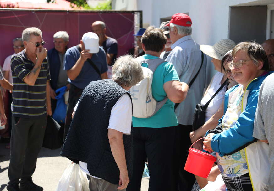 (FOTO) Gladnih u Banjaluci sve više, u javnoj kuhinji ponestaje HRANE: Humanitarci mole za pomoć, ova namirnica je NAJPOTREBNIJA