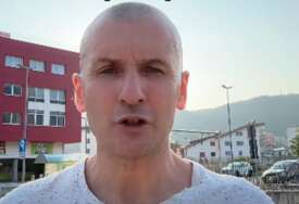 (VIDEO) "Da bdiju dok ostali klanjaju" Pozvao Bošnjake da na vjerski obred u Širokom Brijegu PONESU ORUŽJE