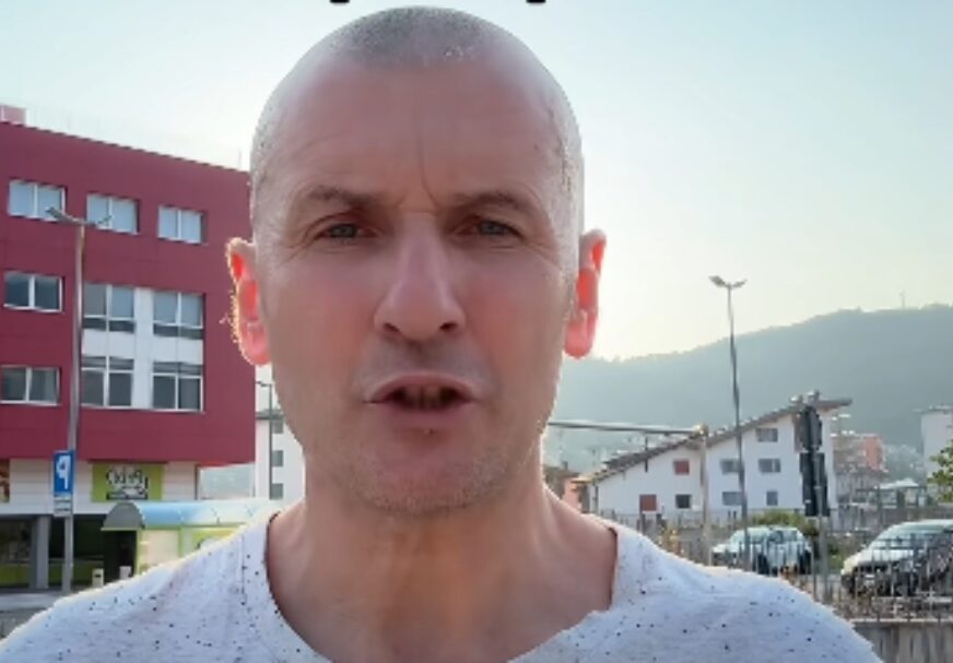 (VIDEO) "Da bdiju dok ostali klanjaju" Pozvao Bošnjake da na vjerski obred u Širokom Brijegu PONESU ORUŽJE