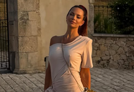 (FOTO) Pogledi usmjereni u nju: Nikolina Pišek zapalila mreže, evo u čemu se fotografisala