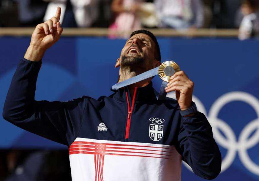 Novak Đoković sa zlatnom olimpijskom medaljom