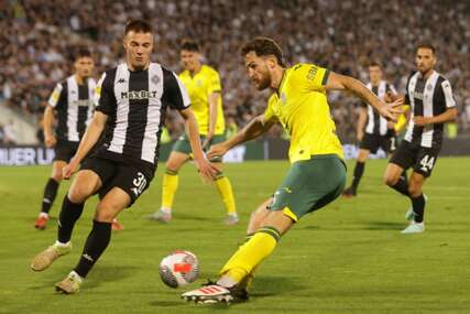 Nema više minusa: Fenomenalni Partizan vodi 2:0 u Edinburgu nakon 45 minuta