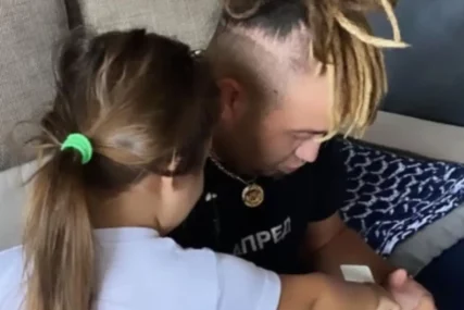(FOTO) KĆERKA MU NAPISALA PORUKU Rasta pokazao šta ga je sačekalo kad se vratio u Srbiju iz pritvora