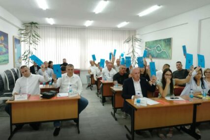 NE HAJE ZA ODLUKE STRANKE Šef SDS u Novom Gradu glasao za deklaraciju PODRŠKE Dodiku