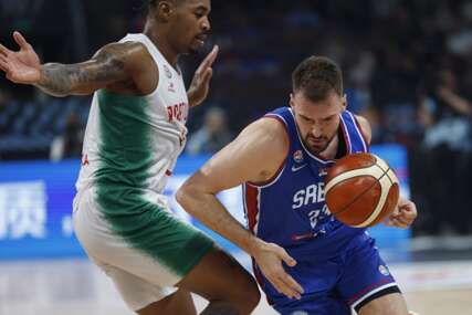 Marko Gudurić u akciji protiv Portugala