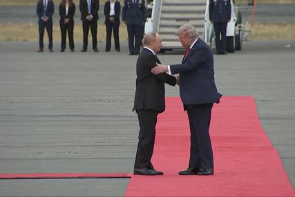 (VIDEO) ALJASKA U CENTRU PAŽNJE Putin i Tramp ipak neće razgovarati nasamo, a svijet čeka ishod najvažnijeg političkog sastanka današnjice