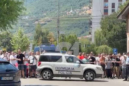 Vozilo policije na mjestu zločina