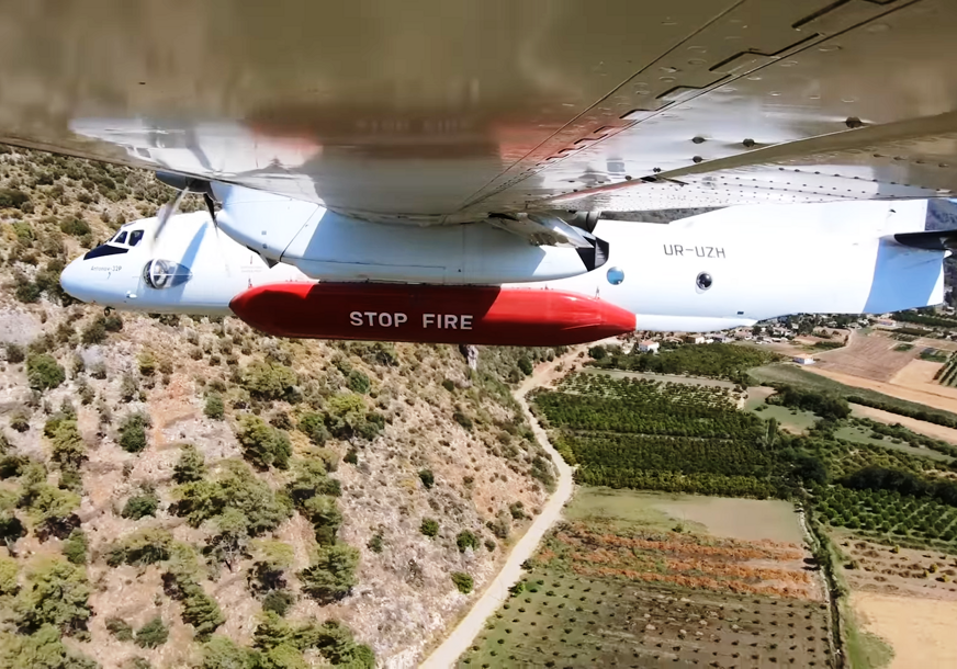 Avion za gašenje požara