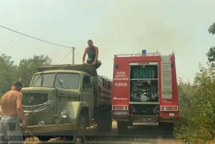 (FOTO) "KUĆE NAM SE NE VIDE OD DIMA" Najstariji mještani ne pamte ovakve požare u Crnoj Gori