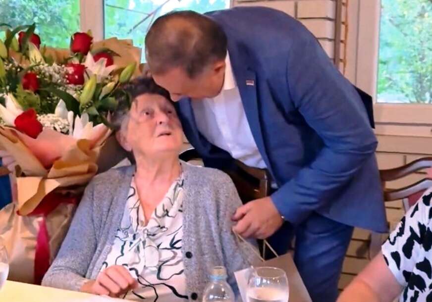 Milorad Dodik čestita rođendan majci Miri