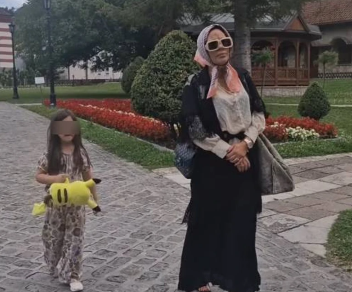 Majka i kćerka u manastiru: Ana Nikolić objavila fotografiju sa nasljednicom, pa sve oduševila