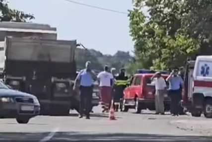 (VIDEO) STRAVIČAN SUDAR S KAMIONOM Poznat identitet supružnika stradalih u teškoj nesreći kod Ugljevika