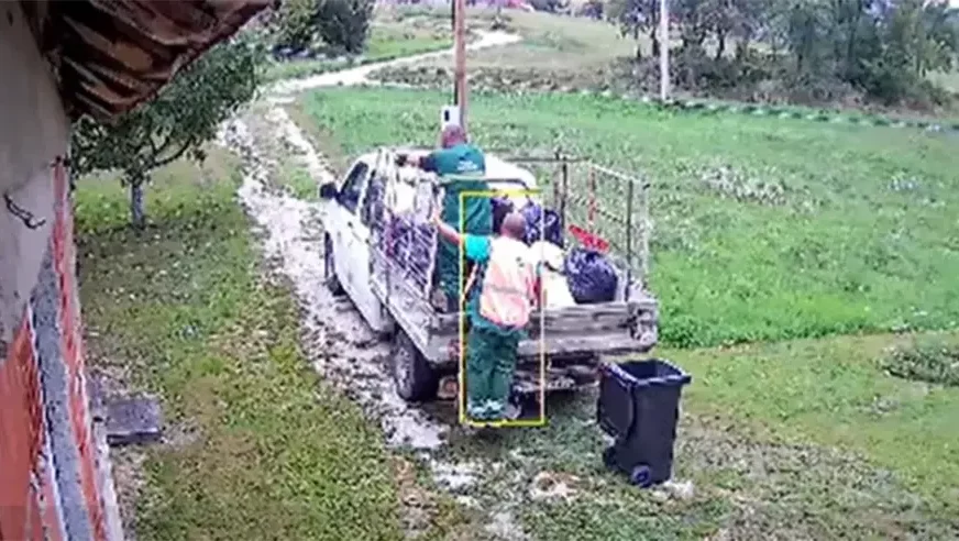 Komunalni radnik pao sa kamiona i poginuo 