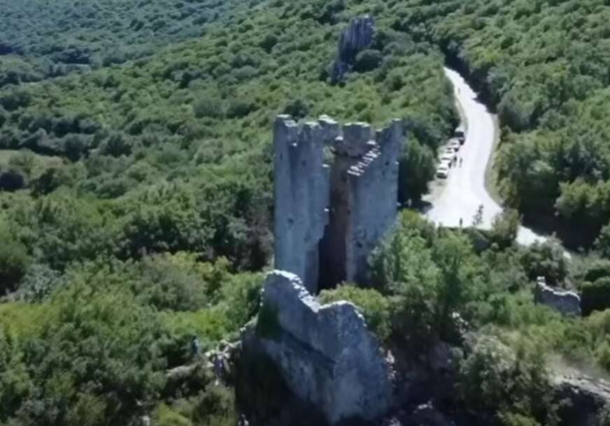 Udaljeno od mora 20 kilometara: U Istri prodaju CIJELO SELO, kvadrat zemljišta po 4 evra