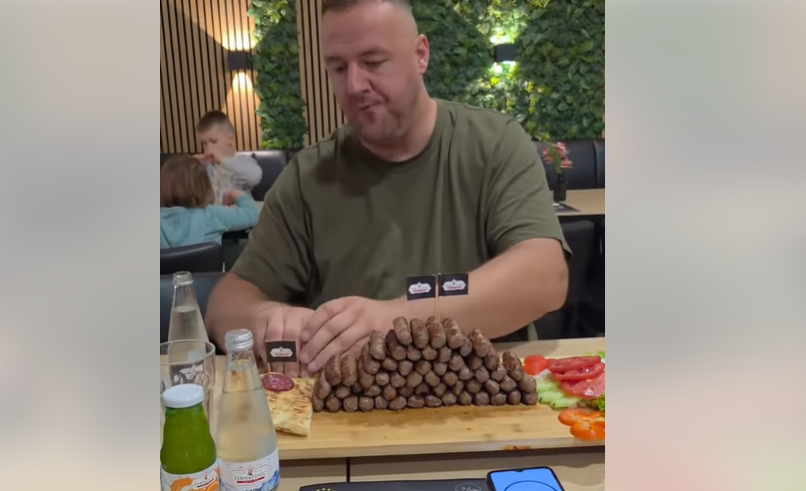 (VIDEO) Postao prava senzacija: Mirza Jukić pokušava da obori rekord Balkana, pred njim je BILO 60 ĆEVAPA i evo šta je uradio