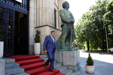 milorad dodik izlazi iz palate predsjednika 