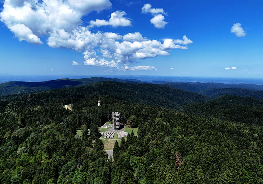 nacionalni park kozara , spomenik 