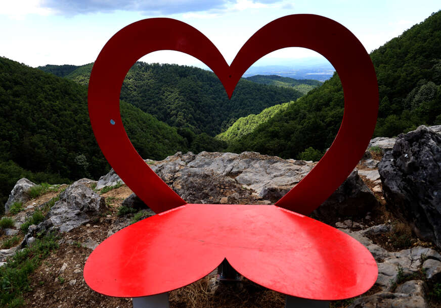 nacionalni park kozara , pogled sa zečijeg kamena 