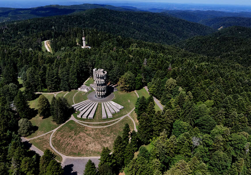 nacionalni park kozara , spomenik 