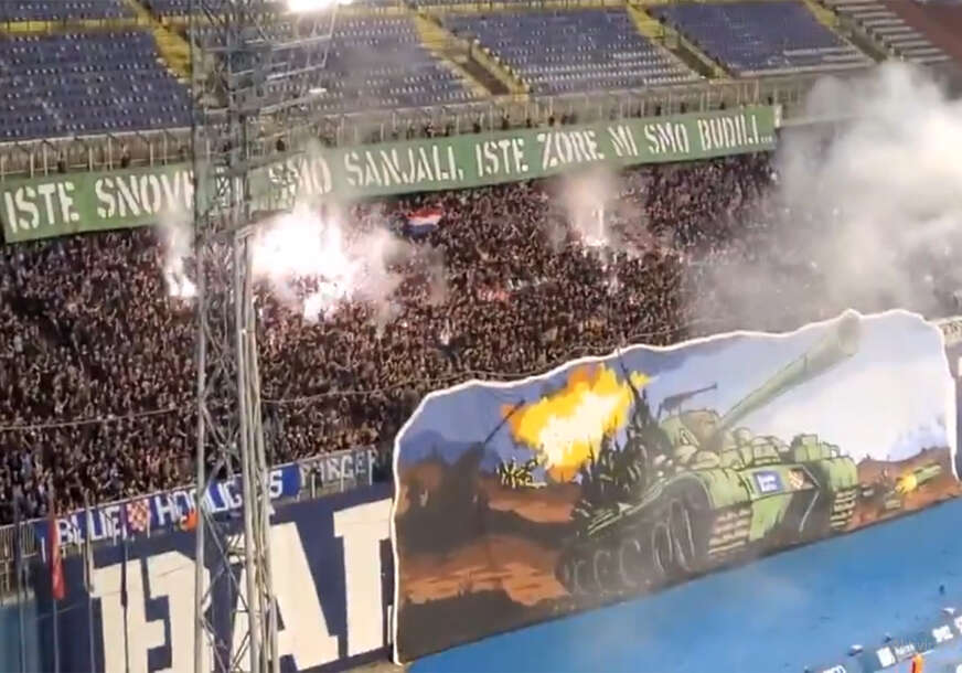 navijači Dinama sa slikom tenka