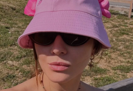 (FOTO) Djeca se druže sa konjima: Nina Janković PONOVO OTIŠLA NA SELO, pokazala kako uživa u čarima planine usred ljeta