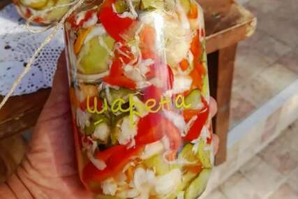 Ona će biti zvijezda vašeg spajza: Šarena salata sa kupusom, vitaminska bomba iz tegle