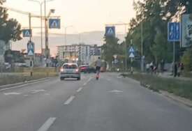 (VIDEO) "Šta je ovo, kao da je kamikaza" Kroz Banjaluku vozio trotinet 50 kilometara na sat