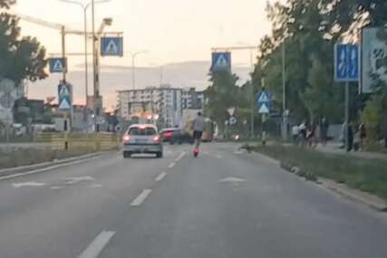 (VIDEO) "Šta je ovo, kao da je kamikaza" Kroz Banjaluku vozio trotinet 50 kilometara na sat