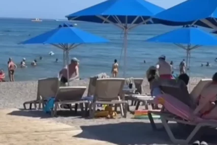 (VIDEO) "LJETOVANJE ALL INCLUSIVE, TUČA GRATIS" Turisti u Grčkoj se potukli na plaži zbog ležaljki, mreže se usijale od komentara
