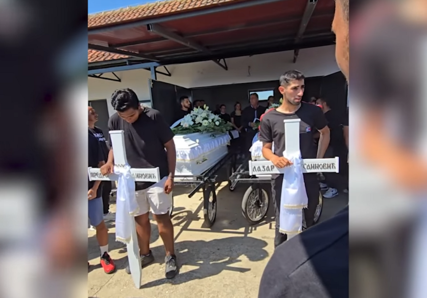 (VIDEO, FOTO) MAJKA I OTAC PALI PREKO KOVČEGA SINOVA Scene na sahrani braće Petra (19) i Lazara (17) nastradalih u stravičnoj nesreći slamaju srce, otac održao POTRESAN GOVOR