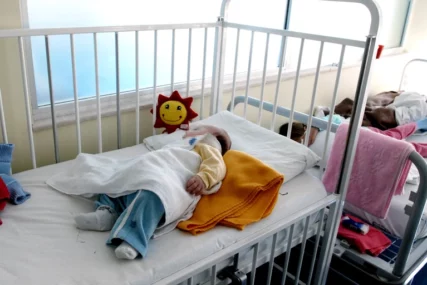 (FOTO) "Zovu ga MISTERIOZNI, već prvog dana djetetu skoči temperatura na 40" Doktor Milićević o VIRUSIMA koji se šire među djecom, a ovo su simptomi  