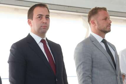 (FOTO) "Spomenik nije predizborna dekoracija" Selak optužio Stanivukovića da manipuliše emocijama birača i sjećanjem na poginule borce