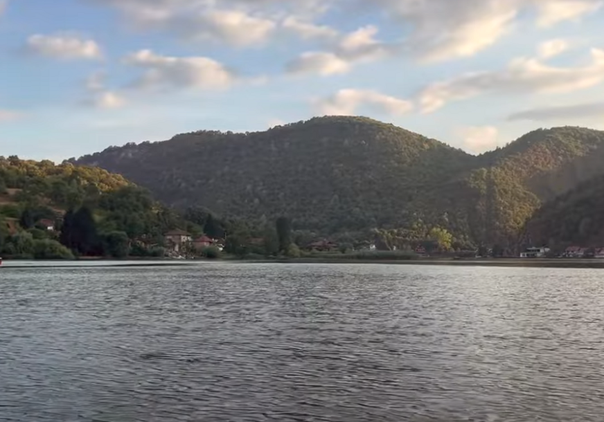 UŽAS KOD ZVORNIKA U jezeru pronađeno TIJELO državljanina Srbije