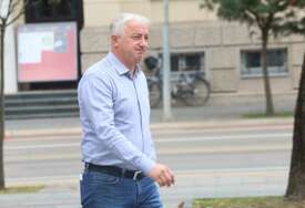 (FOTO) "Hrabro, časno i odgovorno radi svoj posao" Borenović podržao novinarku Vesnu Vukmirović nakon napada u Doboju