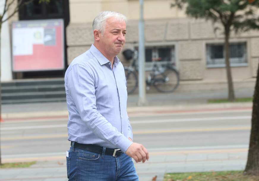 (FOTO) "Hrabro, časno i odgovorno radi svoj posao" Borenović podržao novinarku Vesnu Vukmirović nakon napada u Doboju