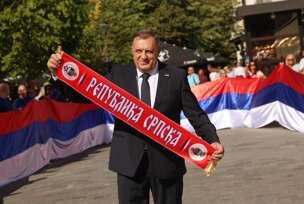 Milorad Dodik sa šalom republike srpske