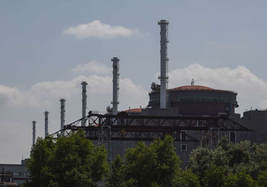 MOSKVA I KIJEV ĆUTE Odjekuju eksplozije kod najveće nuklearke u Evropi, dim kulja na sve strane