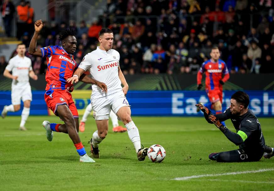 (FOTO) Biće bogatiji za 20 miliona evra: Jan Karlo Simić stiže kod Rajkovića