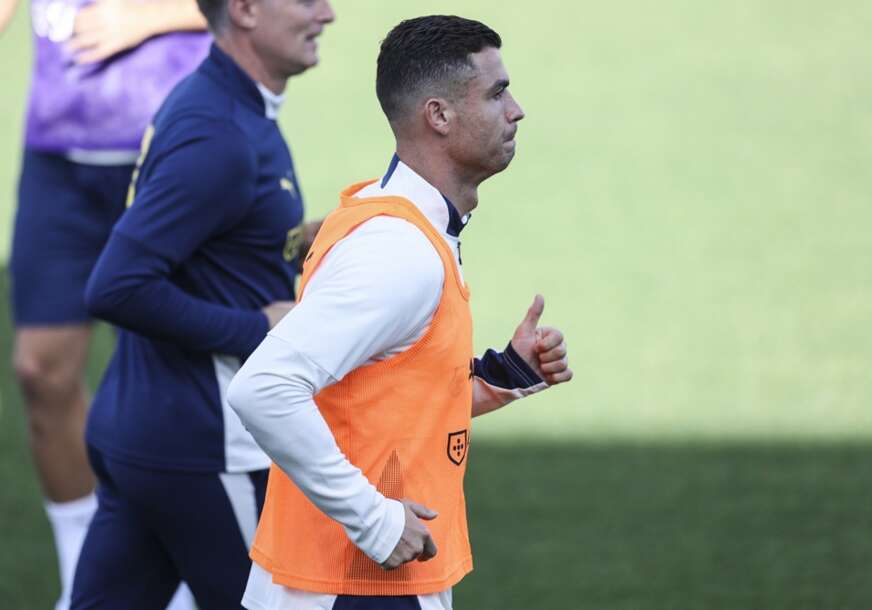 (VIDEO) Ronaldov potez sve razočarao: Odbio da se fotografiše sa dječakom, nakon toga ga odgurnuo