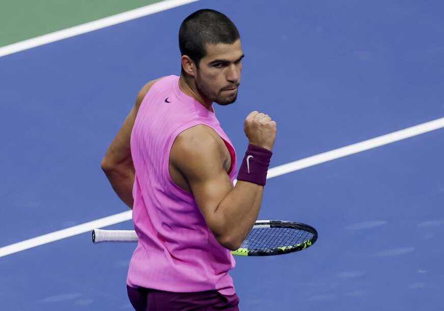 (FOTO) Bila mu podrška na US Openu: Karlos Alkaras u vezi sa jednom od najprovokativnijih svjetskih manekenki