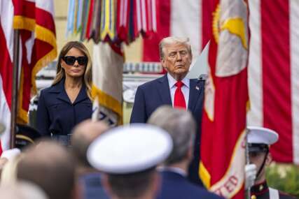 (FOTO) Ponijeli su i svoju POSTELJINU: Tramp i Melanija spavaju u ODVOJENIM SOBAMA u Vindzoru, ovo su detalji njihovog boravka u Velikoj Britaniji