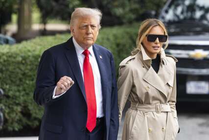 (FOTO) Kraljevski dvor NE PAMTI VEĆI SKANDAL: Svi protokoli koje je Donald Tramp prekršio tokom boravka u Velikoj Britaniji