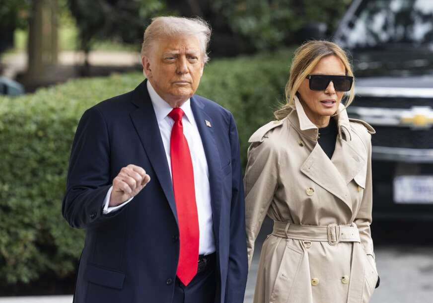 (FOTO) Kraljevski dvor NE PAMTI VEĆI SKANDAL: Svi protokoli koje je Donald Tramp prekršio tokom boravka u Velikoj Britaniji
