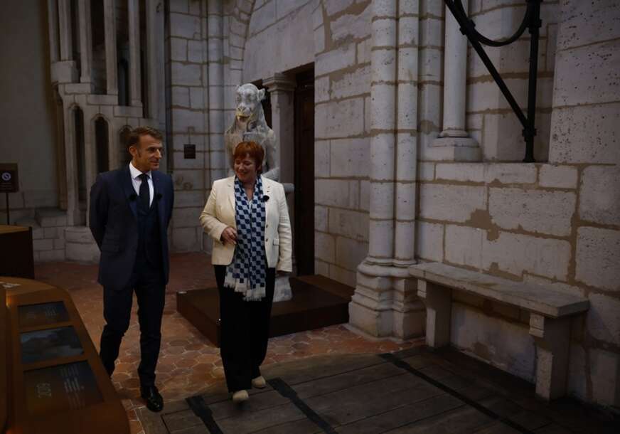Emanuel Makron otvorio obnovljene kule Notr Dama