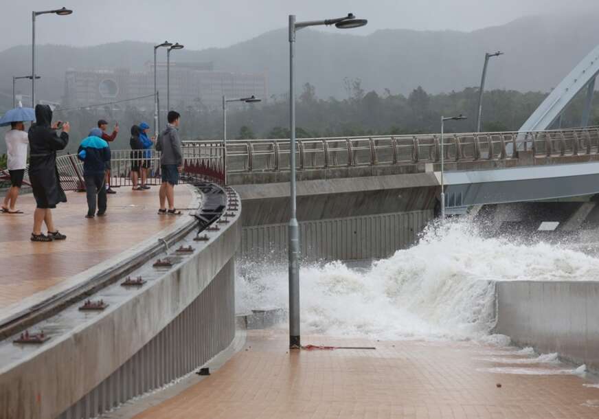 Nevrijeme u Hong Kongu