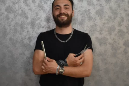 (FOTO) "Najviše učim srpski kada sam u salonu" Frizer iz Turske PRONAŠAO SEBE U SRBIJI, nema dilemu da želi ovdje da ostane zauvijek
