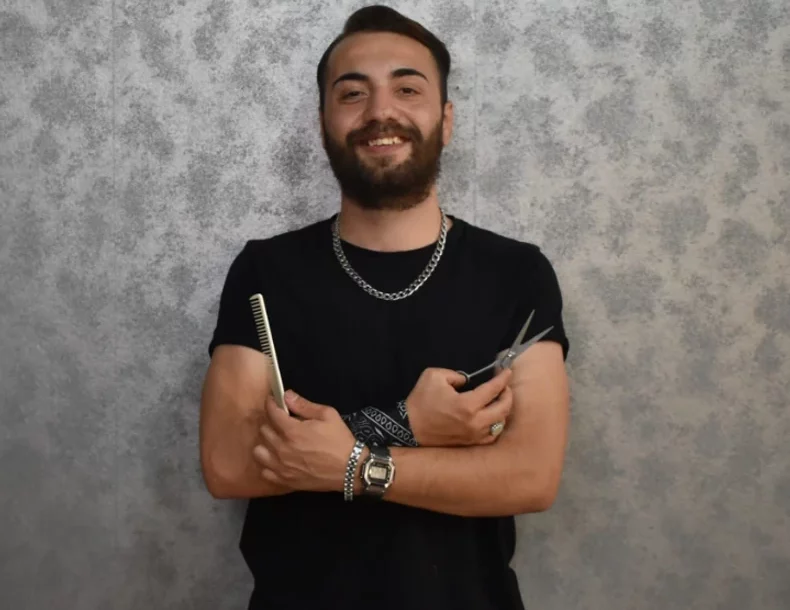 (FOTO) "Najviše učim srpski kada sam u salonu" Frizer iz Turske PRONAŠAO SEBE U SRBIJI, nema dilemu da želi ovdje da ostane zauvijek