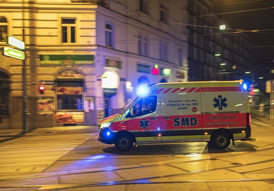 Užas u Beču: Dječak (7) PAO SA DRUGOG SPRATA, majka zatekla horor na ulici