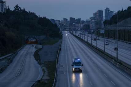 (VIDEO) "Ima povrijeđenih" Eksplozija u Turskoj, ekipe na licu mjesta, incident se dogodio na pijaci